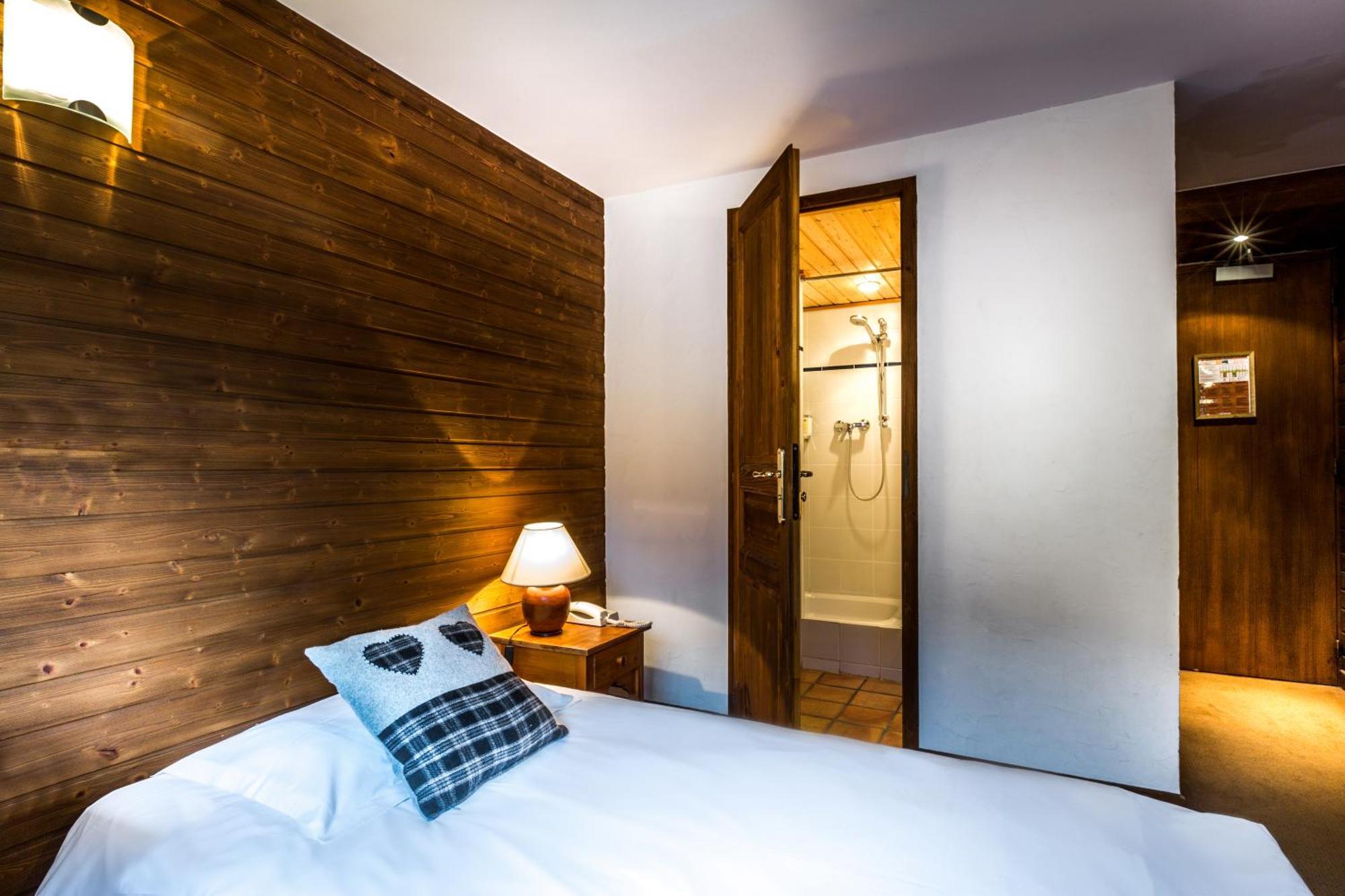 Les Cretes Blanches Hotel Val-d'Isere Room photo
