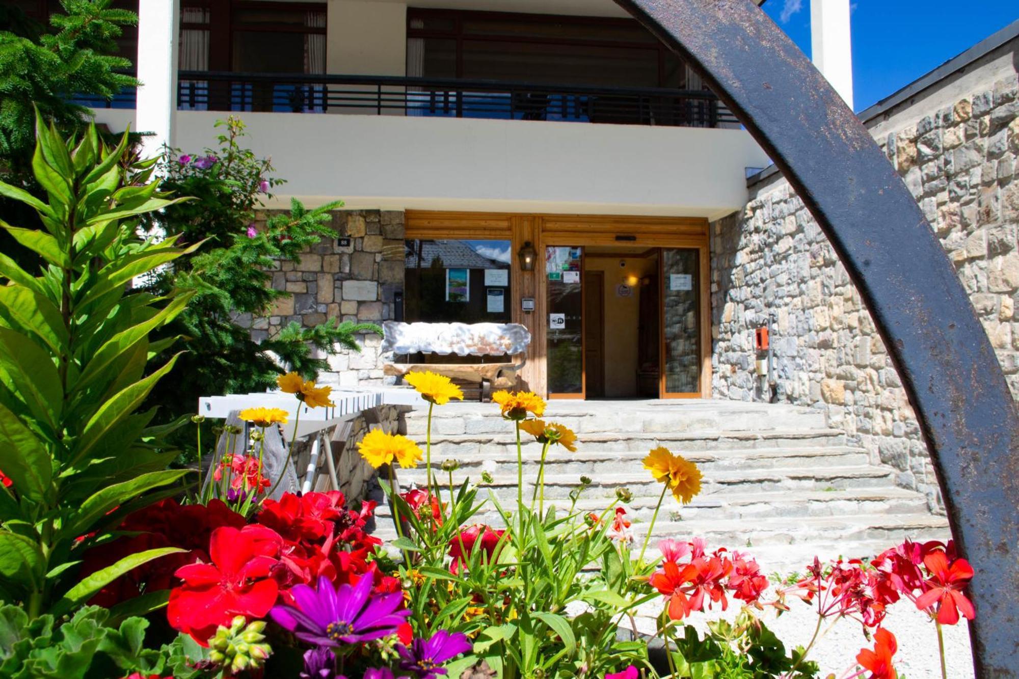 Les Cretes Blanches Hotel Val-d'Isere Exterior photo