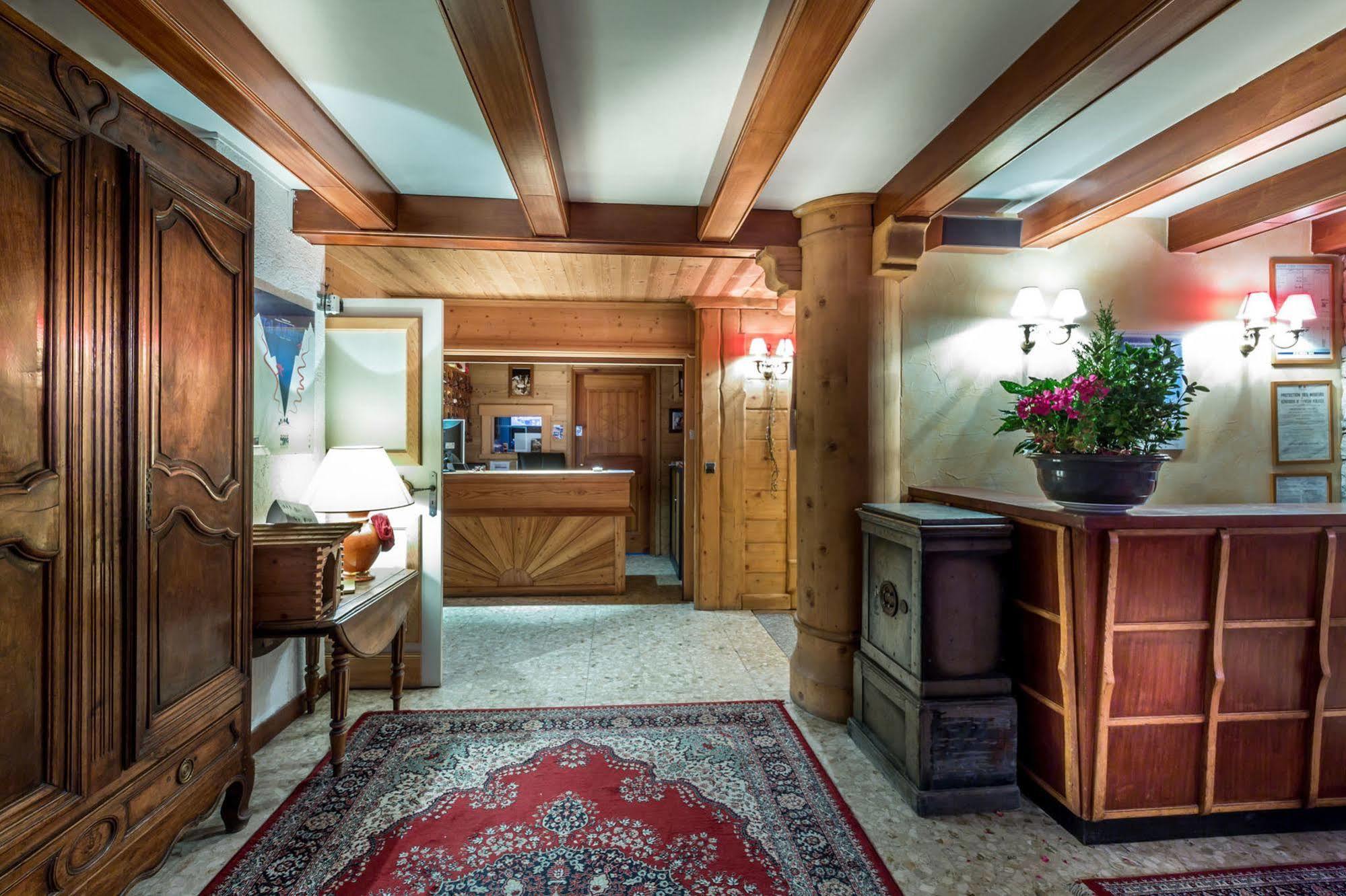 Les Cretes Blanches Hotel Val-d'Isere Exterior photo